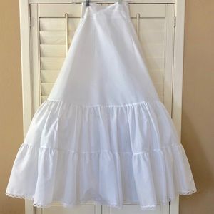 David’s Bridal Ball Gown Silhouette Slip Petticoat